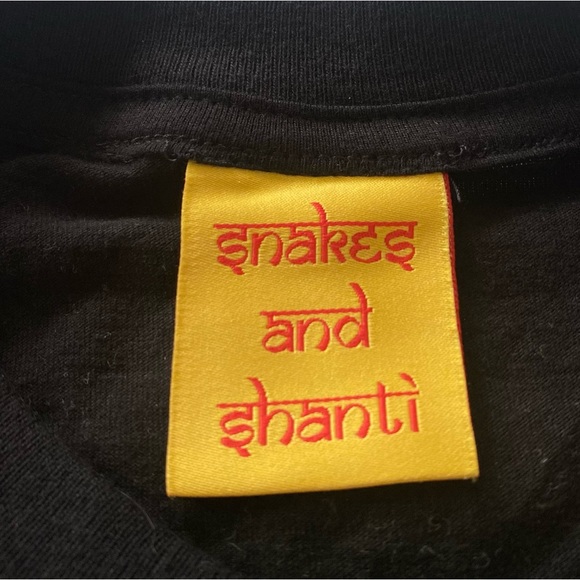 Snakes and Shanti crop top - Picture 3 of 6